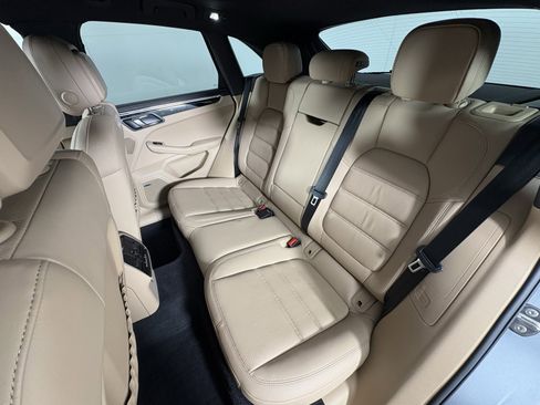 Used 2025 Porsche Macan S image 13