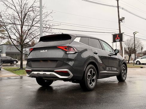 Used 2024 Kia Sportage LX FWD image 4