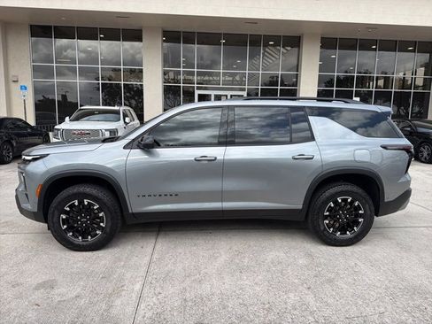 Used 2024 Chevrolet Traverse Z71 w/ Enhanced Driving Package image 3