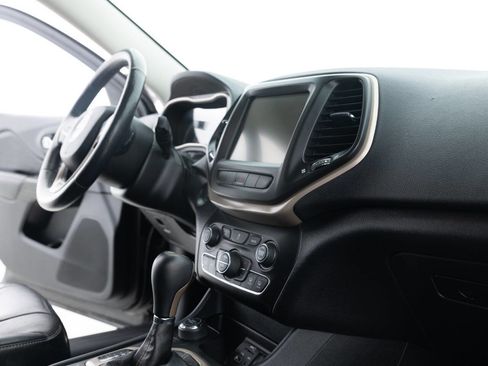 Used 2014 Jeep Cherokee Limited AWD/4WD image 27