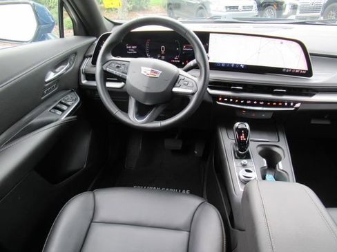 Certified 2025 Cadillac XT4 Premium Luxury image 14