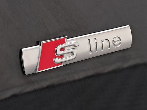 Used 2021 Audi A8 L 4.0T w/ Executive Plus Package image 6