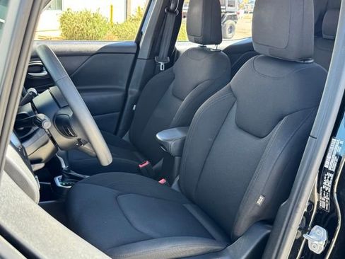 Used 2023 Jeep Renegade Latitude image 27