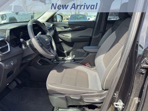 Used 2025 Chevrolet TrailBlazer LT image 9