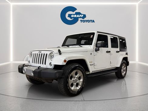 Used 2014 Jeep Wrangler Unlimited Sahara w/ Connectivity Group AWD/4WD image 2
