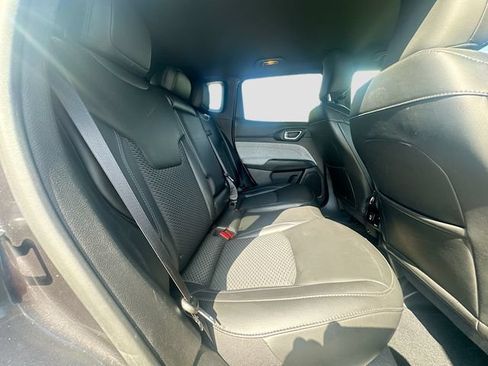 Used 2023 Jeep Compass Latitude AWD/4WD image 28