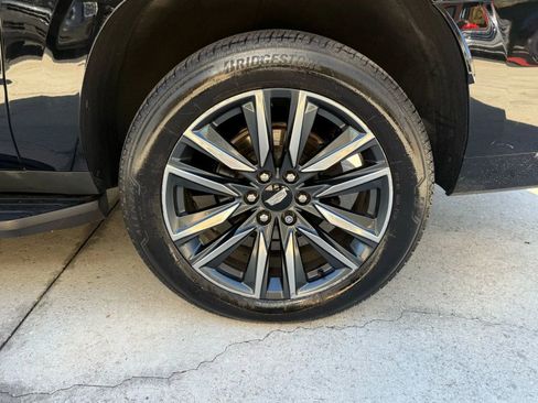 Used 2021 Cadillac Escalade ESV Premium Luxury image 8