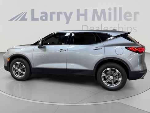 Used 2024 Chevrolet Blazer LT w/ Driver Confidence Package AWD/4WD image 2