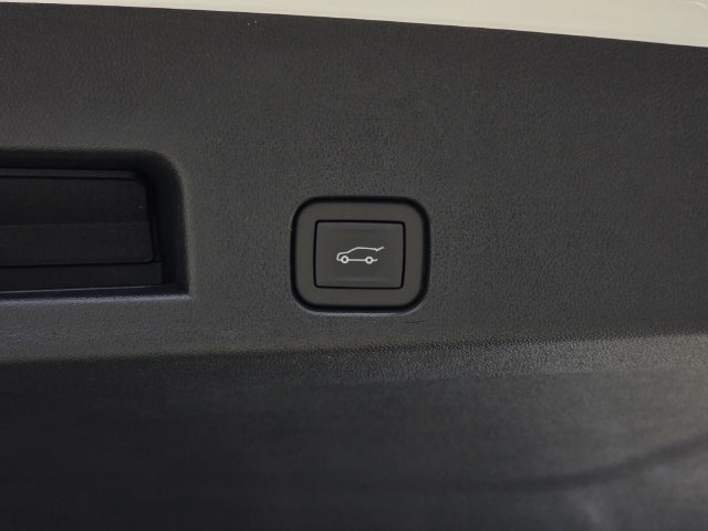 New 2026 GMC Acadia Elevation FWD image 9