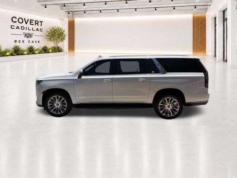 Used 2021 Cadillac Escalade ESV Premium Luxury AWD/4WD image 9