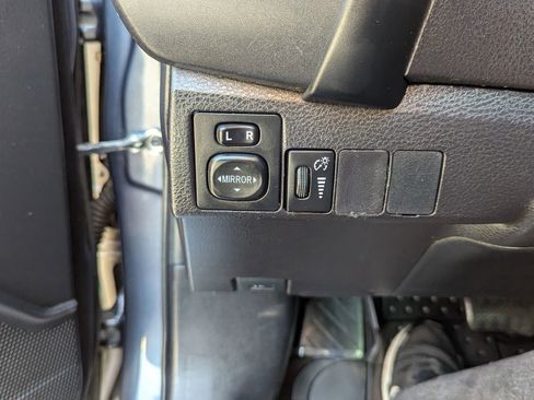 Used 2018 Toyota Corolla SE FWD image 21
