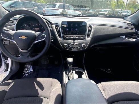 Used 2023 Chevrolet Malibu LS FWD image 14