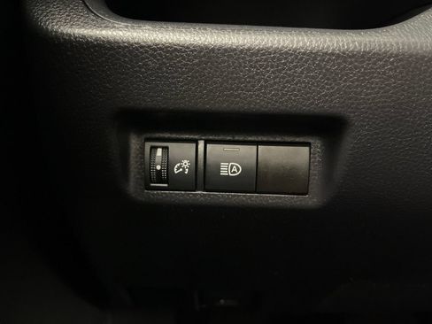 Certified 2025 Toyota RAV4 XLE FWD image 30