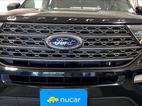 Used 2023 Ford Explorer XLT w/ Equipment Group 202A AWD/4WD image 33