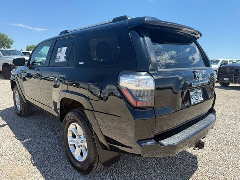 Used 2019 Toyota 4Runner SR5 AWD/4WD image 7