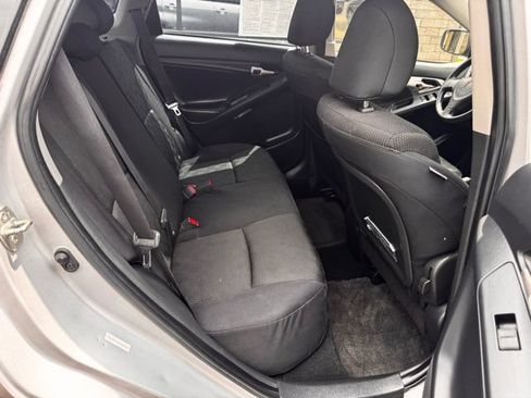 Used 2009 Pontiac Vibe w/ Preferred Package FWD image 24