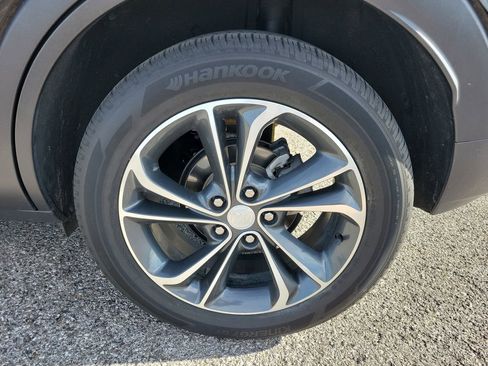 Certified 2022 Buick Encore GX Essence image 31