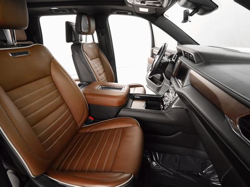 Used 2023 GMC Yukon Denali Ultimate image 21