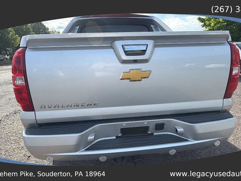 Used 2012 Chevrolet Avalanche LTZ AWD/4WD image 11