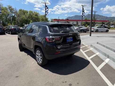 Used 2022 Jeep Compass Latitude AWD/4WD image 8