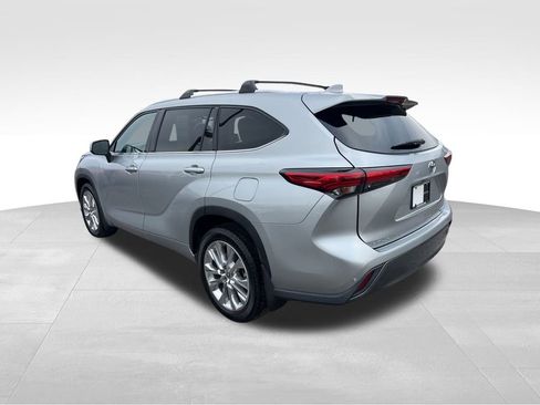 Used 2021 Toyota Highlander Limited image 5