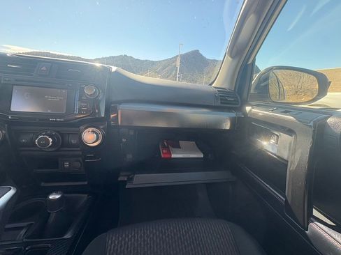 Used 2019 Toyota 4Runner TRD Off-Road image 22