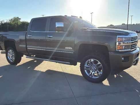 Used 2015 Chevrolet Silverado 2500 High Country w/ Duramax Plus Package AWD/4WD image 33