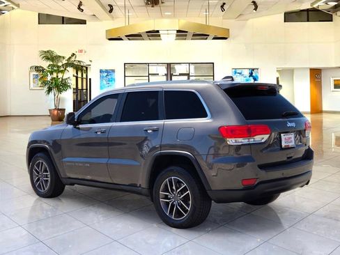Used 2019 Jeep Grand Cherokee Laredo w/ 18" Wheel & 8.4" Radio Group RWD image 7