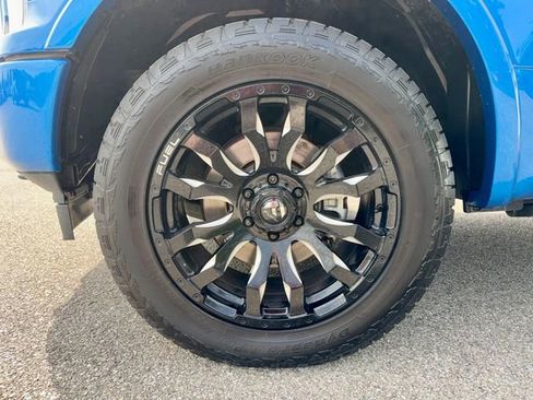 Used 2019 Ford F150 Lariat w/ Equipment Group 502A Luxury AWD/4WD image 37