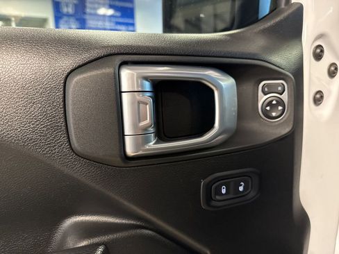 Used 2022 Jeep Wrangler Unlimited Rubicon w/ Xtreme Recon 35" Tire Package image 22