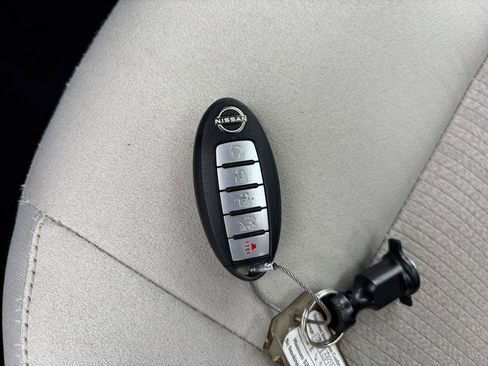 Used 2025 Nissan Altima 2.5 SV FWD image 21