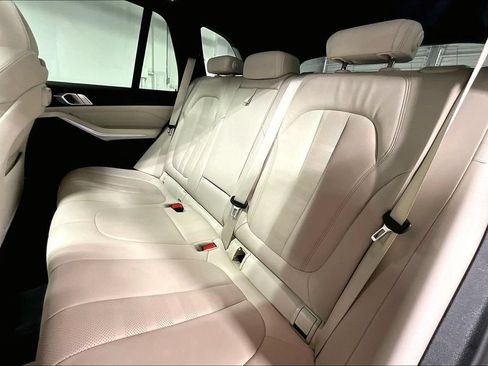 Used 2022 BMW X5 xDrive45e w/ M Sport Package AWD/4WD image 33