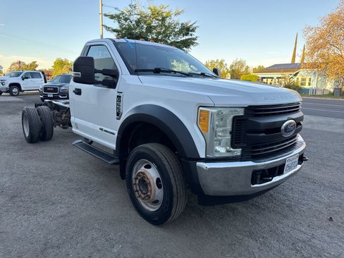 Used 2017 Ford F550 2WD Regular Cab Super Duty image 7
