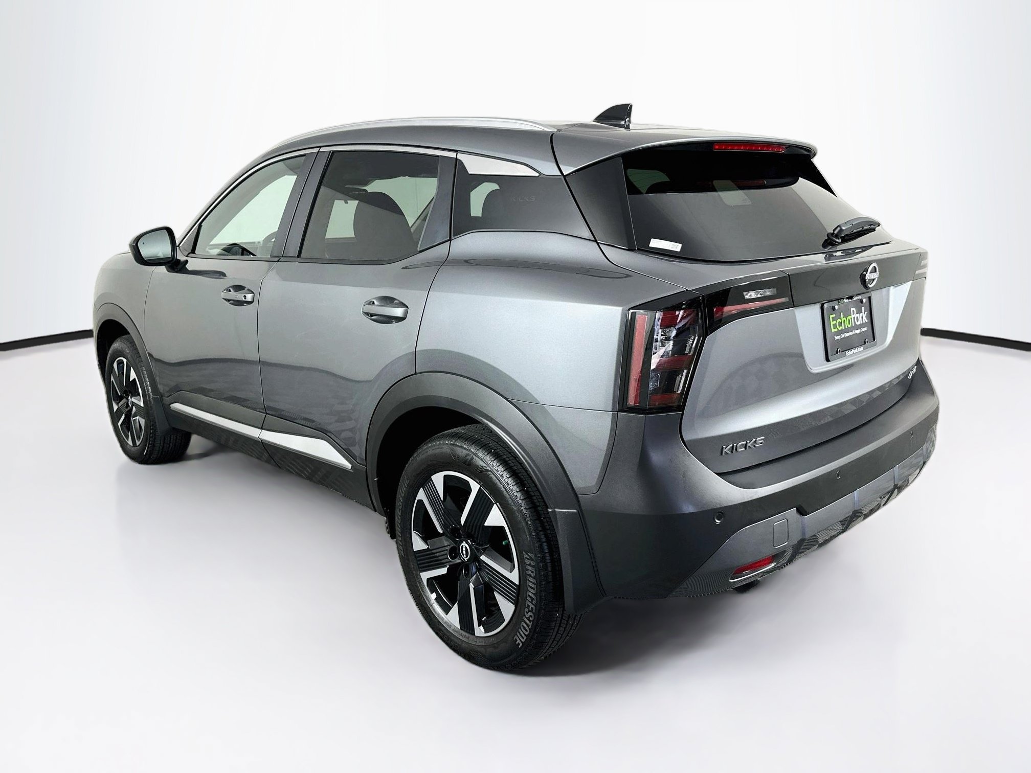 Used 2026 Nissan Kicks SV w/ SV Premium Package AWD/4WD image 5
