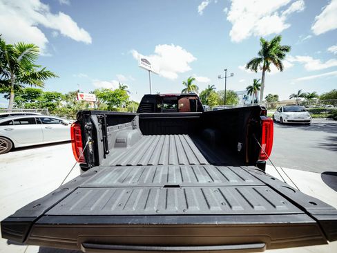 Used 2022 GMC Sierra 1500 Denali image 45