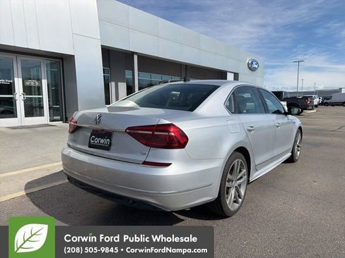 Used 2017 Volkswagen Passat 1.8T R-Line image 4