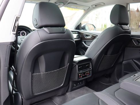 Used 2022 Audi Q8 Premium Plus w/ Premium Plus Package image 13