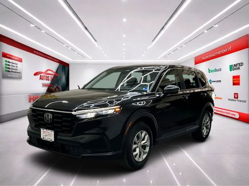 Used 2023 Honda CR-V LX image 3