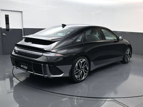 Certified 2023 Hyundai Ioniq 6 Limited RWD image 4