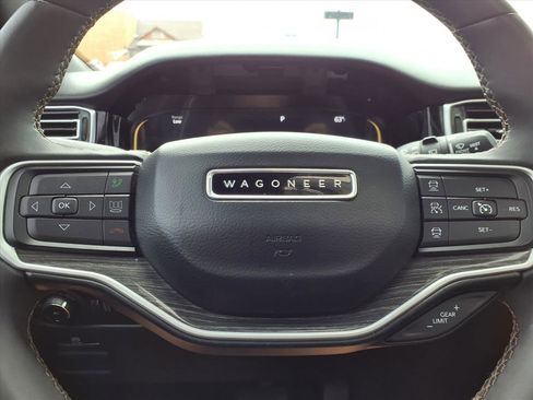 Used 2022 Jeep Wagoneer Series III w/ Premium Group I AWD/4WD image 14