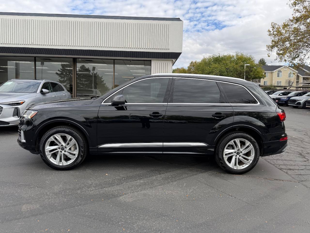 Used 2023 Audi Q7 3.0T Premium AWD/4WD image 15