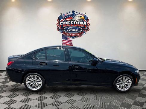 Used 2023 BMW 330i xDrive Sedan w/ Premium Package AWD/4WD image 3