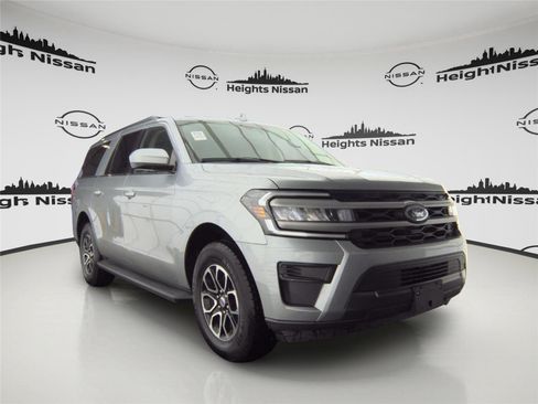 Used 2024 Ford Expedition Max XLT image 7