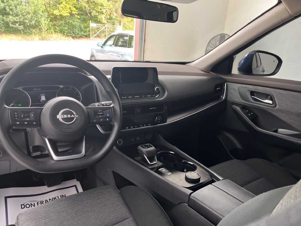Used 2023 Nissan Rogue SV AWD/4WD image 14