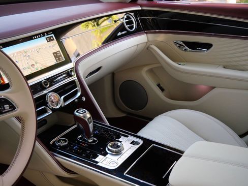 New 2026 Bentley Flying Spur Azure image 14