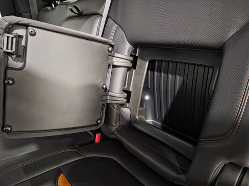 Used 2021 GMC Sierra 1500 AT4 w/ AT4 Preferred Package image 18