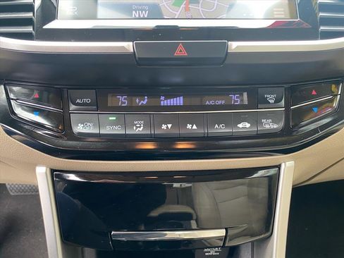 Used 2016 Honda Accord Touring image 26