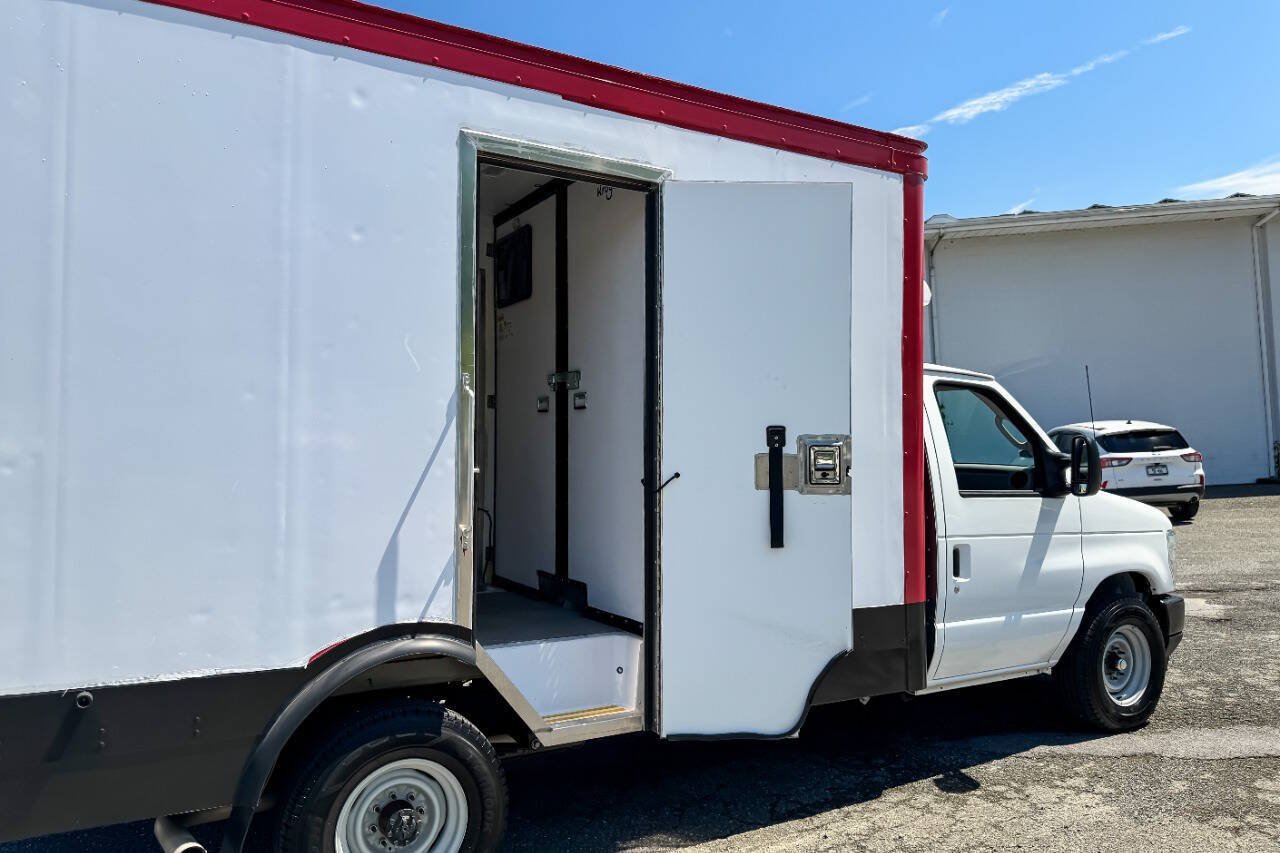 Used 2024 Ford E-350 and Econoline 350 Super Duty RWD image 14