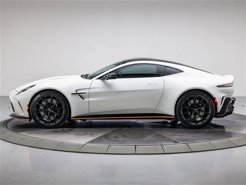 Used 2025 Aston Martin V8 Vantage Coupe image 10