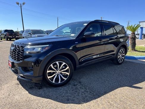 New 2026 Ford Explorer ST-Line image 3